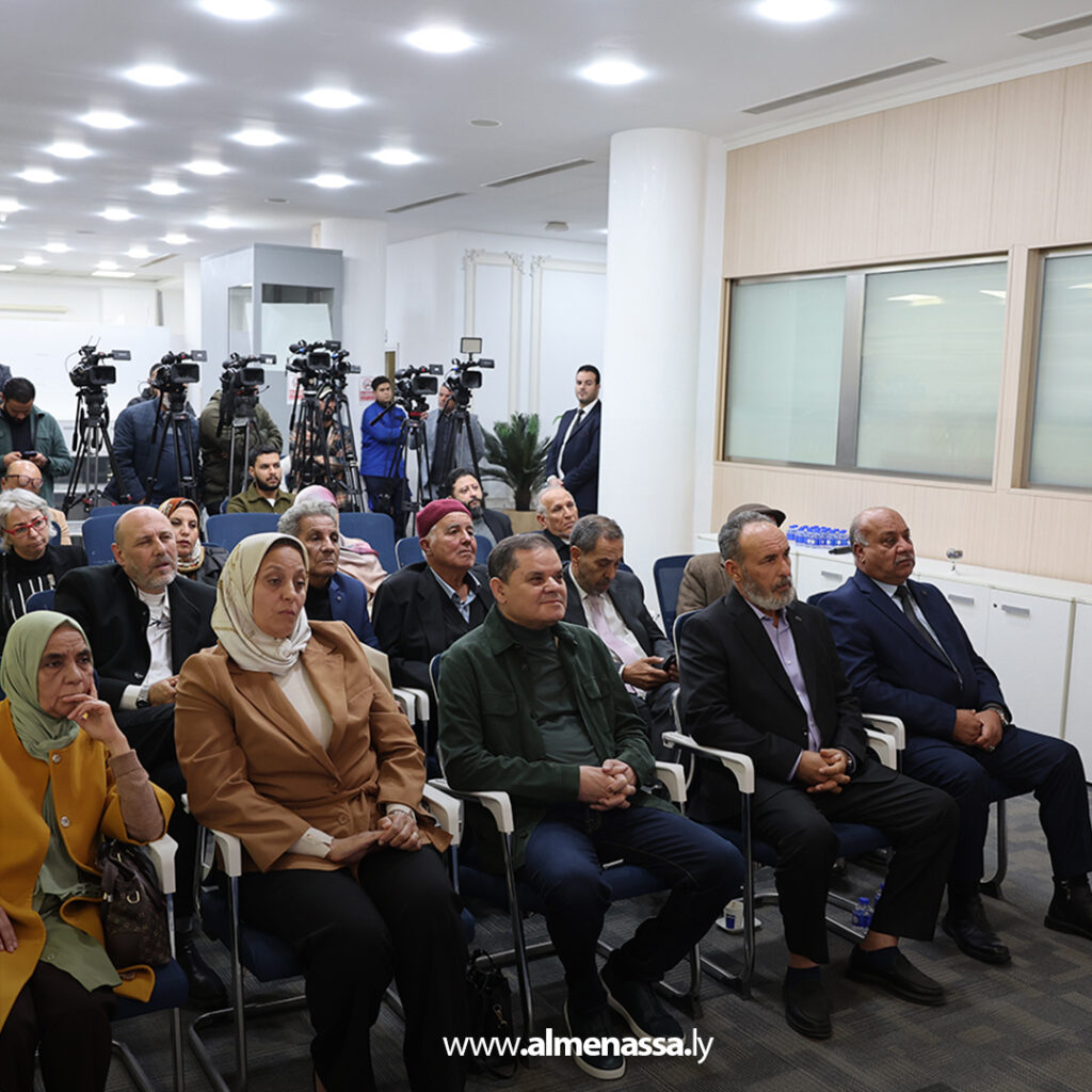 Extra 33.jpg11 33 بحضور الدبيبة .. مصلحة الآثار تتسلم مرآة قرمانلية نادرة تعود للقرن التاسع عشر