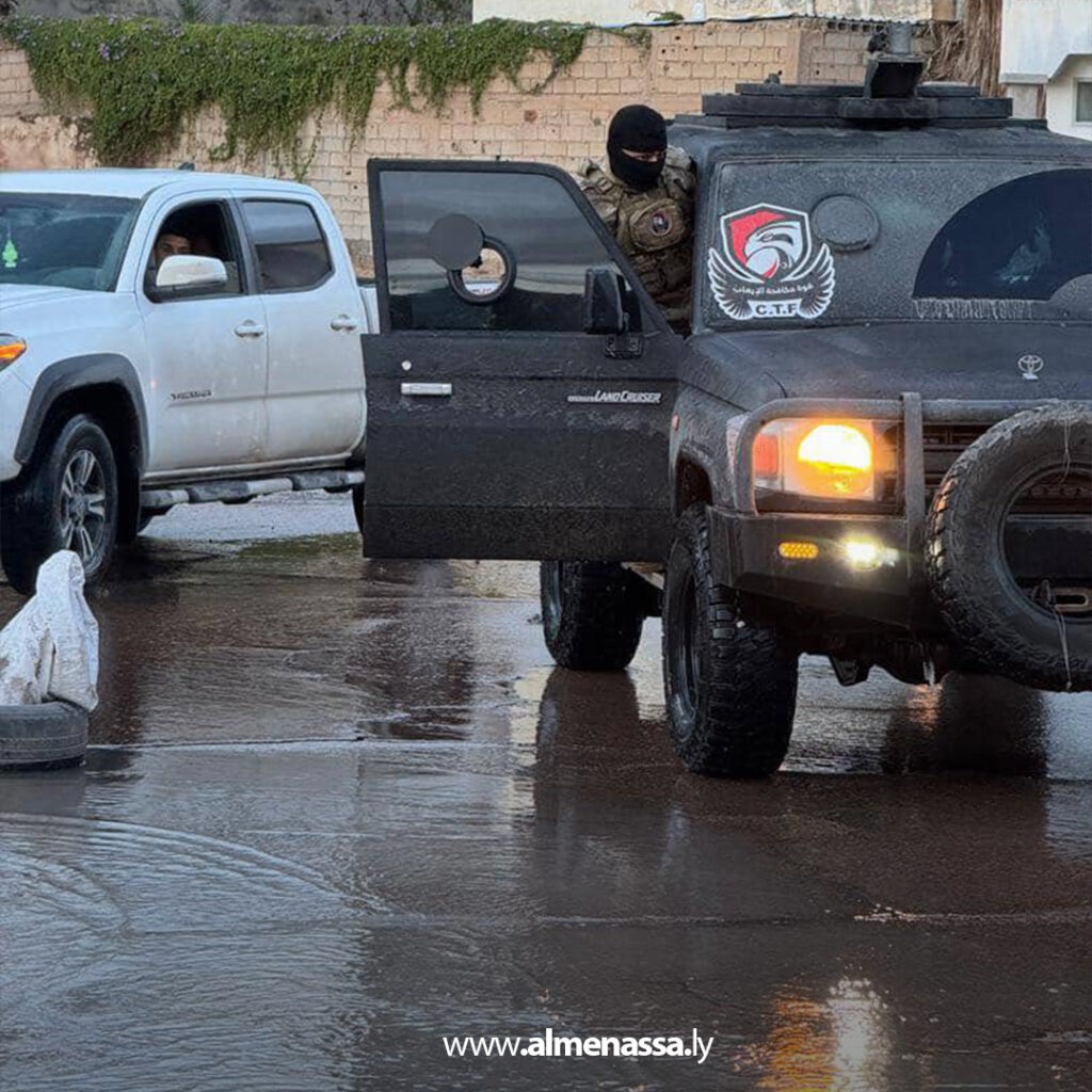 Extra 34.jpg2 34 قوة مكافحة الإرهاب تشارك في عمليات إنقاذ المتضررين من الأمطار بمصراتة