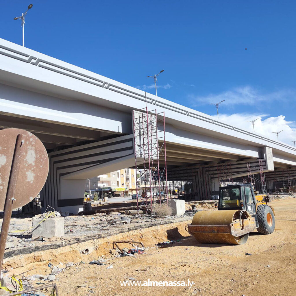 Extra 37.jpg111 37 عميد بلدية طبرق يتابع سير العمل في مشروع كوبري الكرامة