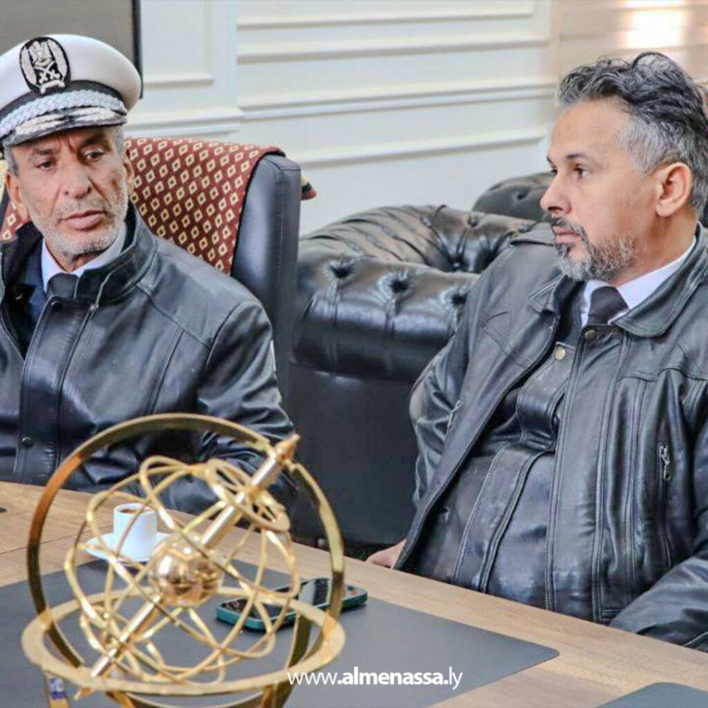 Extra 38.jpg11 38 اجتماع لبحث تعديلات هندسية بجزيرة الخمسة شوارع في عين زارة لتحسين الحركة المرورية