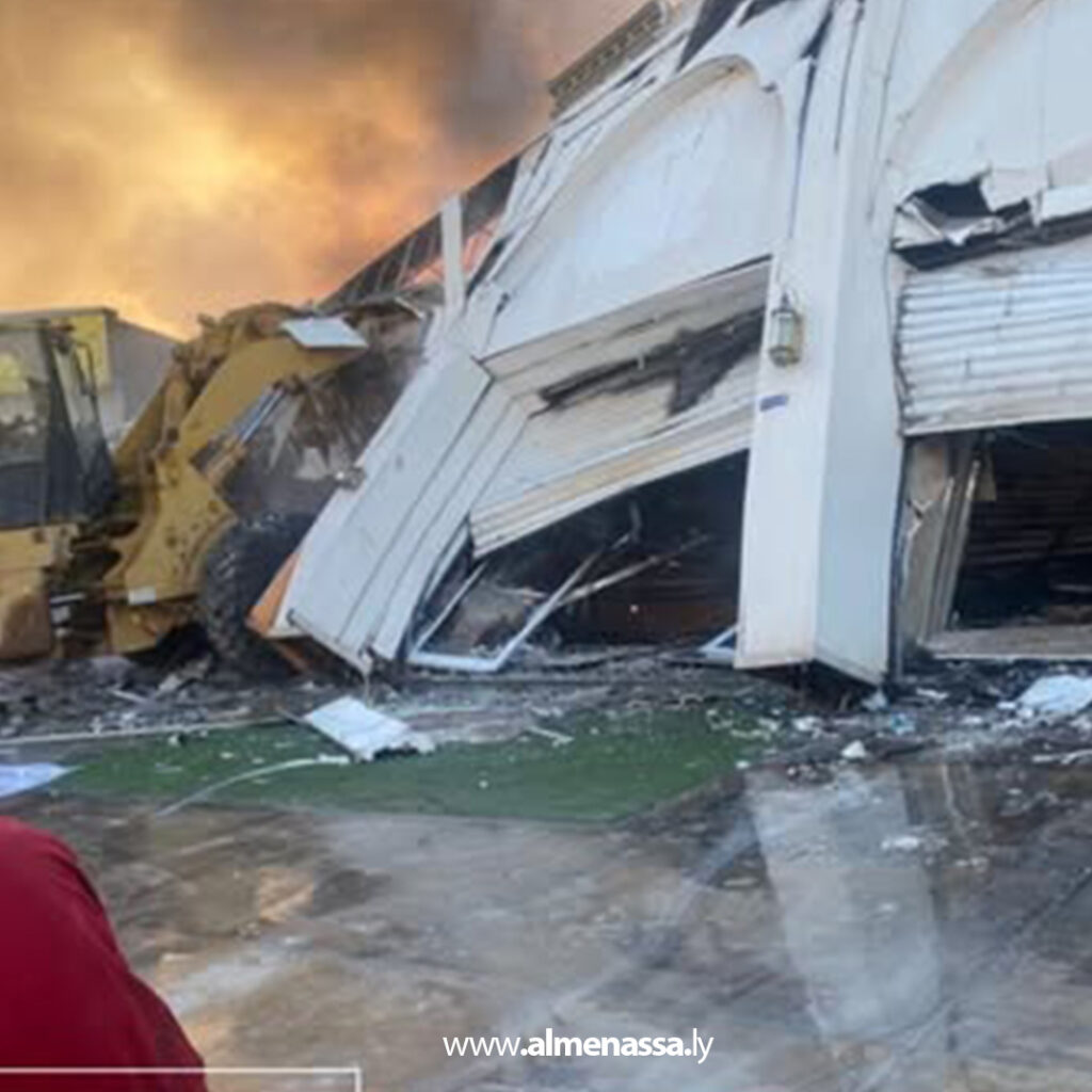 Extra 38.jpg111 38 حريق في شركة عالم الموكيت للسجاد بمصراتة