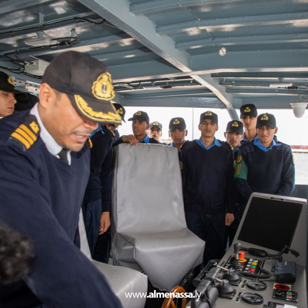 Extra 38.jpg1 38 طلبة الكلية البحرية يقومون بزيارة قاعدة بنغازي البحرية ضمن برنامج التدريب العملي