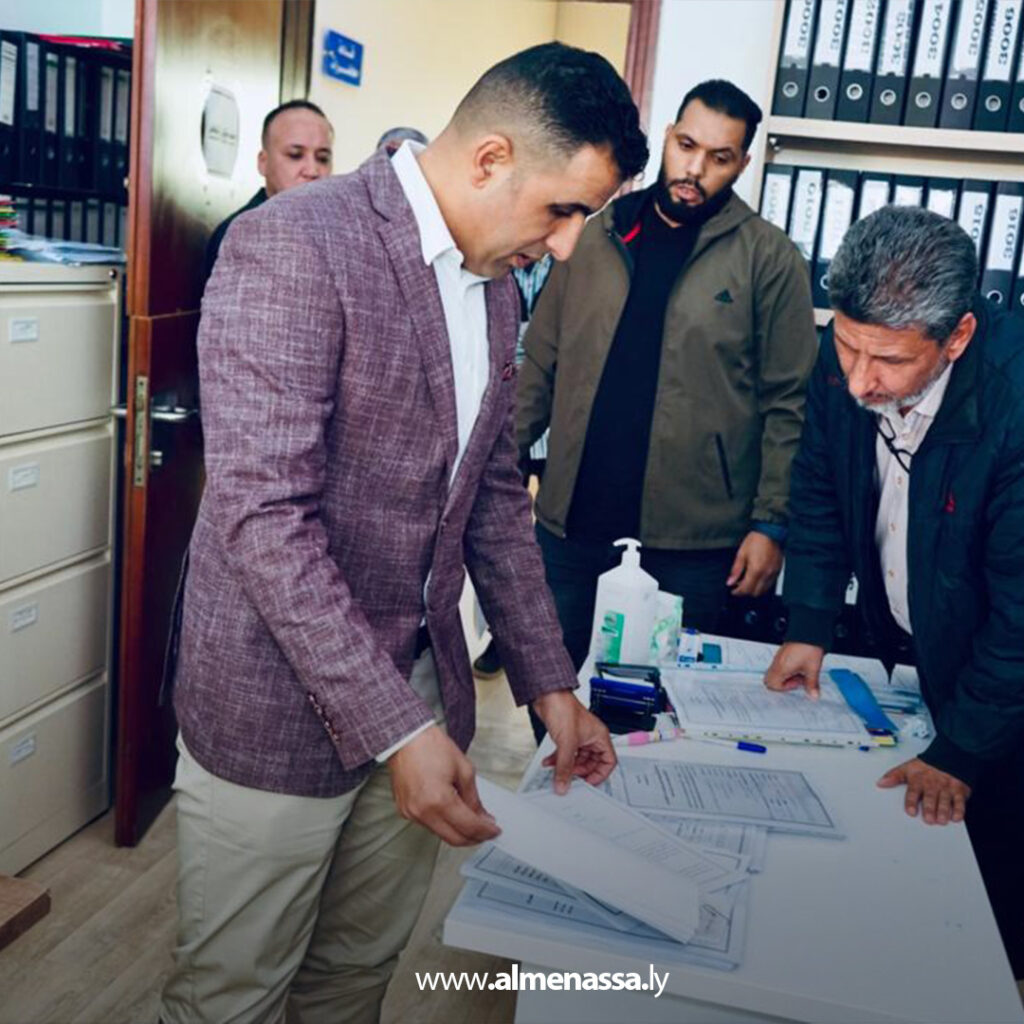 Extra 39 رئيس ديوان وزارة الخدمة المدنية يزور مركز طب وجراحة الفم والأسنان في بنغازي