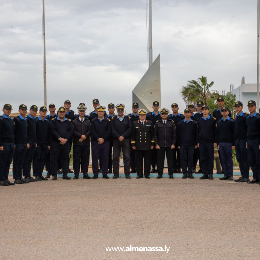 Extra 4.jpg11111111 4 طلبة الكلية البحرية يقومون بزيارة قاعدة بنغازي البحرية ضمن برنامج التدريب العملي