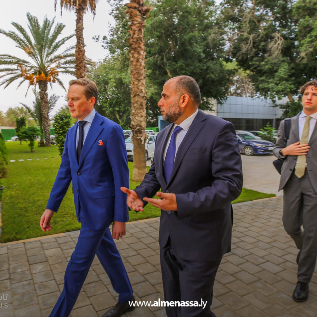 Extra 42 السفير الهولندي يزور الهيئة العامة للبحث والتعرف على المفقودين ويطّلع على آخر تطورات الملفات الإنسانية