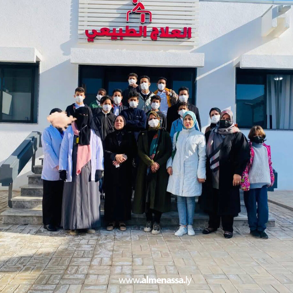 Extra 5.jpg1111111 5 جولة تثقيفية لطلبة ثانوية الوحدة الوطنية بإشراف قسم التوعية والتثقيف الصحي بعيادة خالد بن الوليد