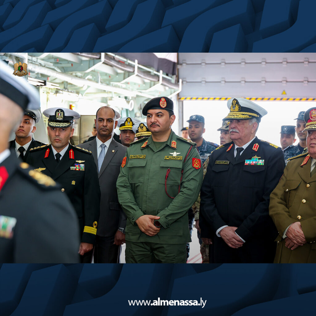 Extra 5.jpg19 5 نائب القائد العام يزور الفرقاطة المصرية "سجم بورسعيد 976" بقاعدة بنغازي البحرية