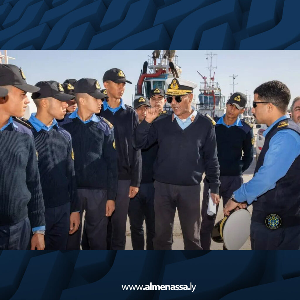 Extra 5.jpg5 5 طلبة الكلية البحرية يطلعون ميدانيا على منظومات التشغيل والملاحة بميناء جليانة