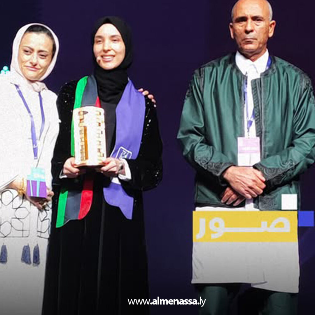 Extra 55.jpg1 55 الليبية نسرين أبولويفة تحصد لقب قارئ العام في ختام أضخم دورة لمسابقة "أقرأ" بالظهران