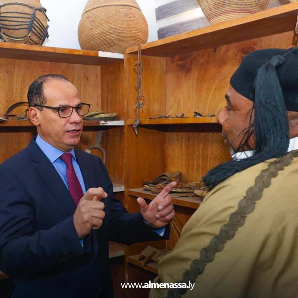 Extra 63.jpg5 63 نائب رئيس الحكومة يزور مركز المأثورات الشعبية بسبها ويطلع على جهود حفظ التراث الجنوبي