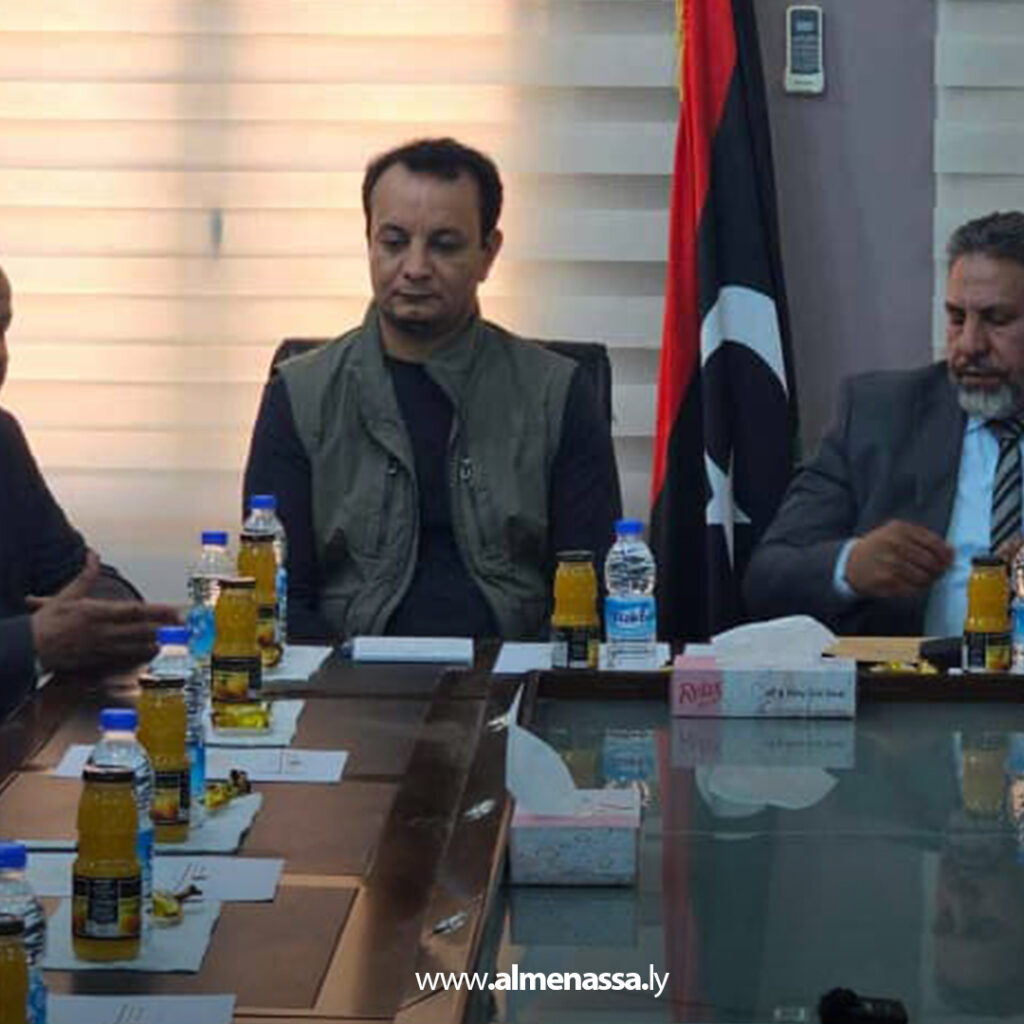 Extra 64.jpg5 64 المهندس بلقاسم حفتر يزور بلدية تازربو لمتابعة مشاريع التنمية والخدمات الأساسية
