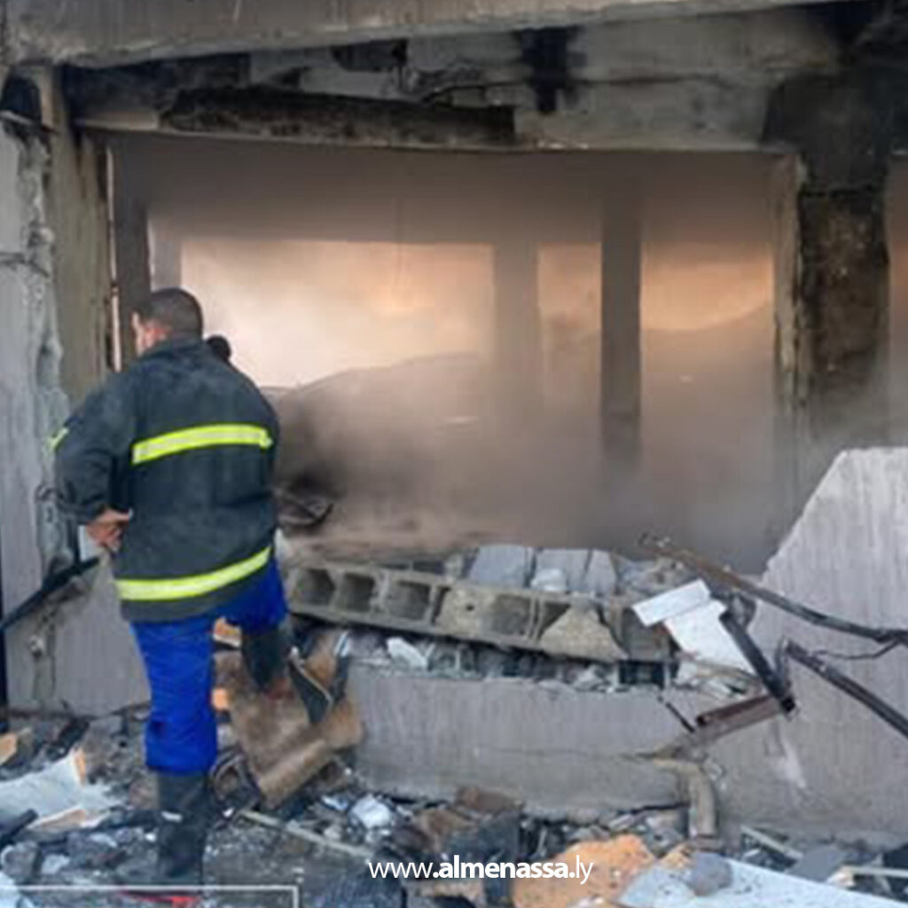 Extra 67.jpg11 67 حريق في شركة عالم الموكيت للسجاد بمصراتة