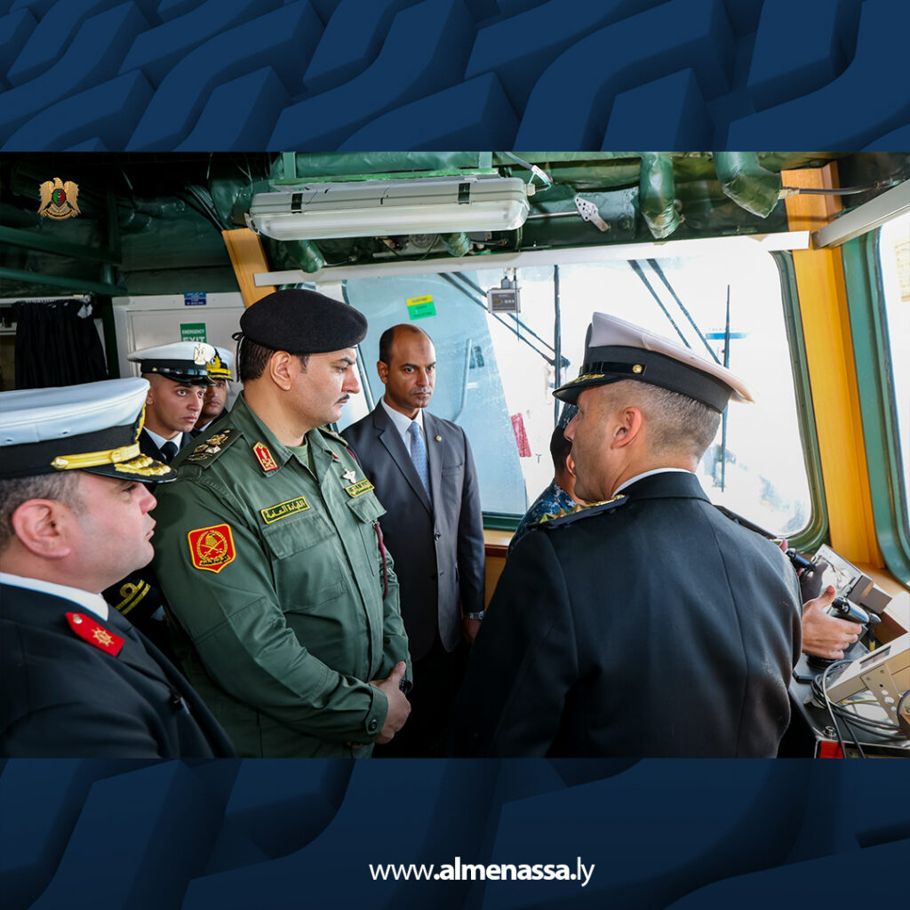 Extra 68.jpg5 68 نائب القائد العام يزور الفرقاطة المصرية "سجم بورسعيد 976" بقاعدة بنغازي البحرية