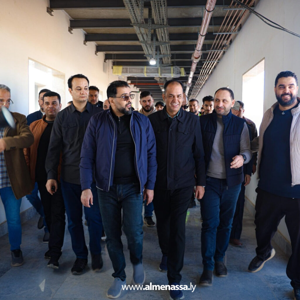 Extra 7.jpg18 7 رئيس الحكومة ومدير عام صندوق التنمية يجريان جولة تفقدية لعدد من المرافق الحيوية في براك الشاطئ