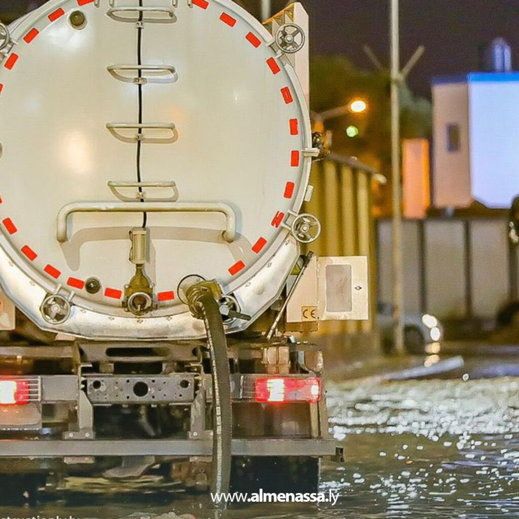 Extra 75 فرق الطوارئ بصندوق الإعمار تتحرك فورًا لمعالجة تجمعات مياه الأمطار