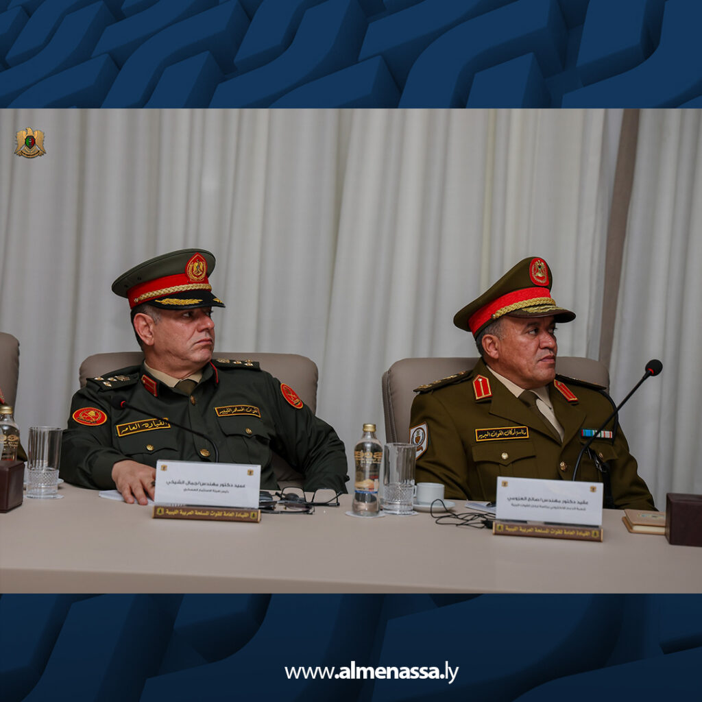 Extra 81.jpg4 81 نائب القائد العام للقوات المسلحة يعقد اجتماعا موسعا مع قائد الجيش الباكستاني