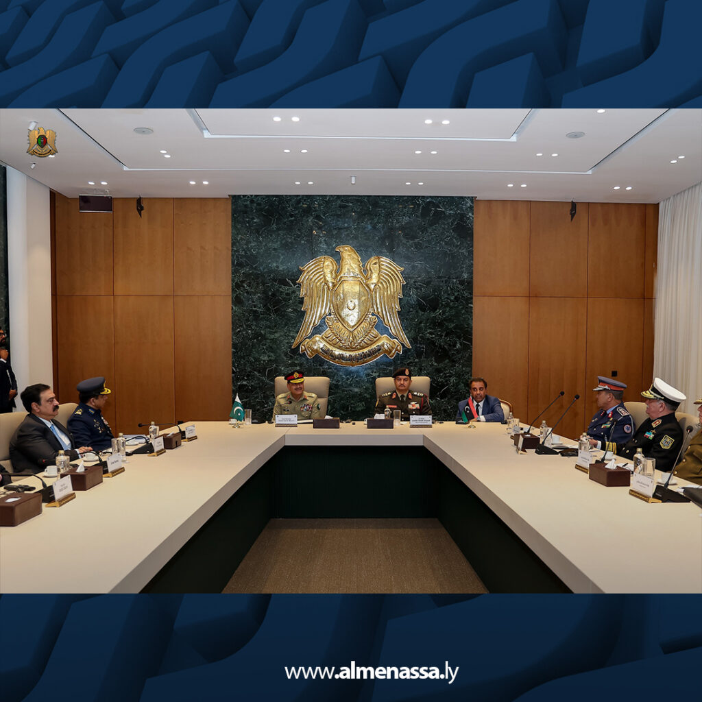 Extra 9.jpg14 9 نائب القائد العام للقوات المسلحة يعقد اجتماعا موسعا مع قائد الجيش الباكستاني