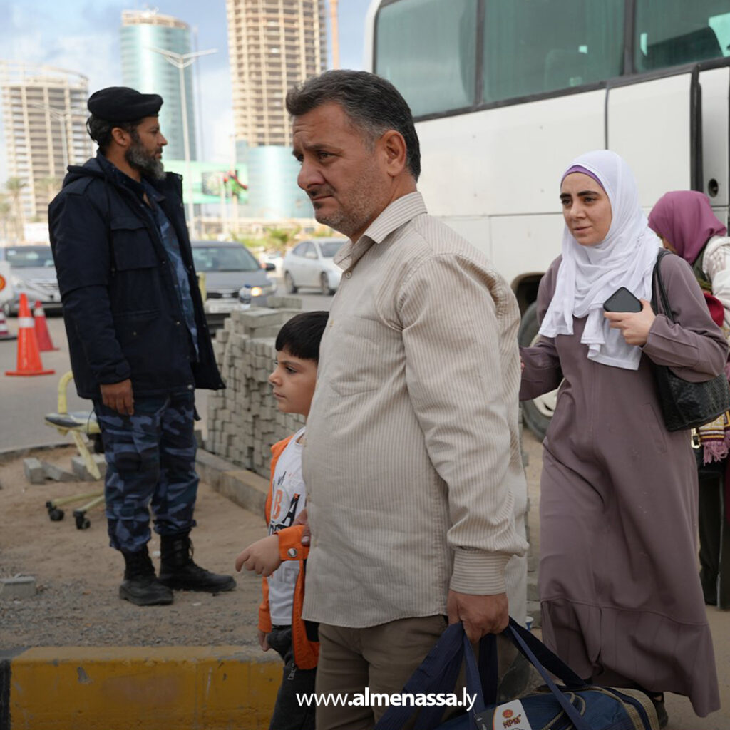 Extra 9.jpg7 9 داخلية الوحدة ترحل مجموعة من المهاجرين السوريين غير النظاميين