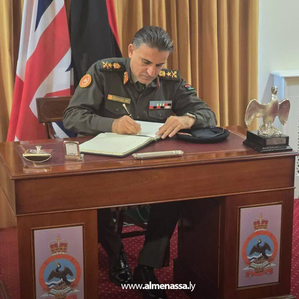 Extra 95.jpg11 95 النمروش يزور المملكة المتحدة لبحث تطوير التعاون العسكري والطبي