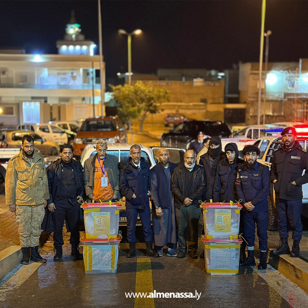 Extra 96.jpg11 96 وصول صناديق الاقتراع إلى مكاتب الإدارة الانتخابية في البلديات المستهدفة بالانتخابات