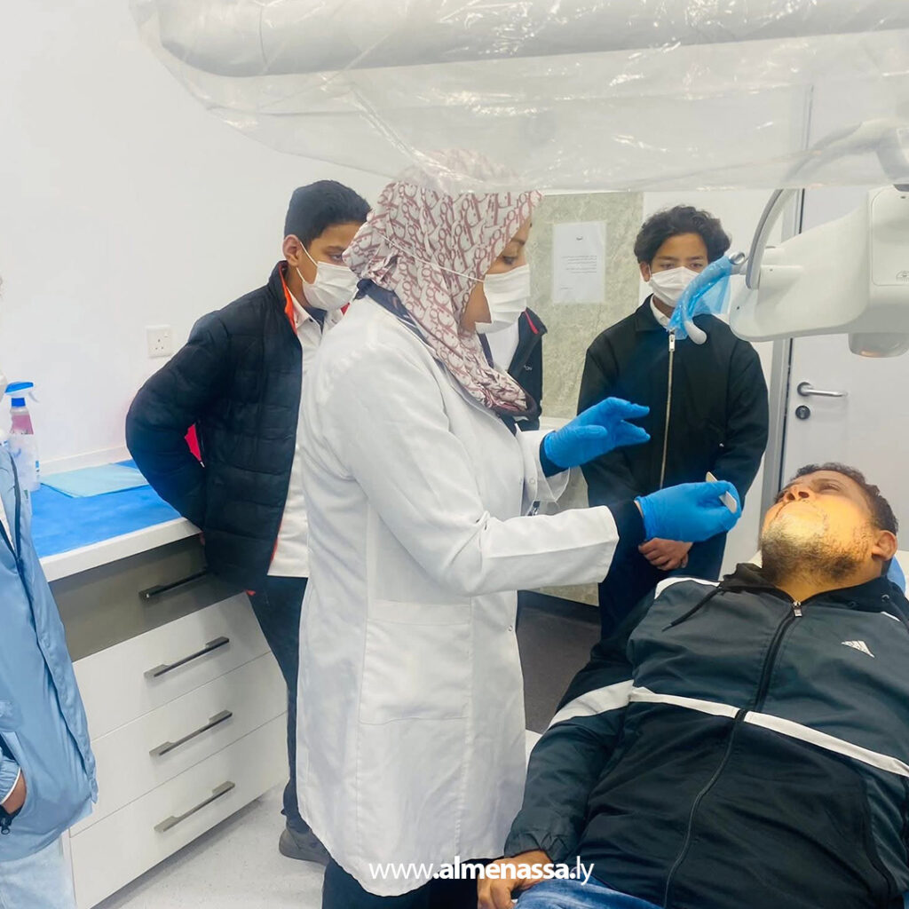 Extra.jp111111111 جولة تثقيفية لطلبة ثانوية الوحدة الوطنية بإشراف قسم التوعية والتثقيف الصحي بعيادة خالد بن الوليد