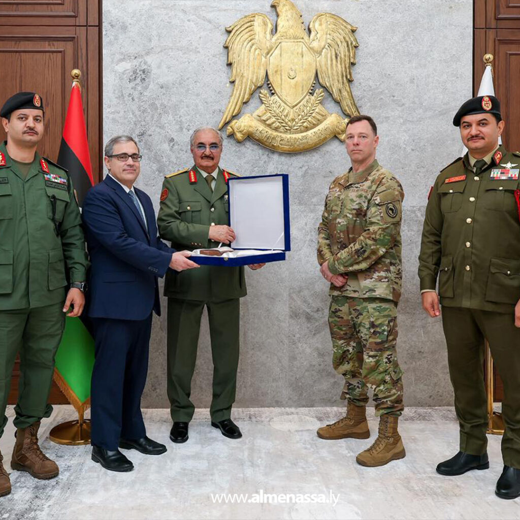 Extra.jpg111111111 القائد العام المشير خليفة حفتر يستقبل قائد القيادة العسكرية الأمريكية في أفريقيا "أفريكوم"