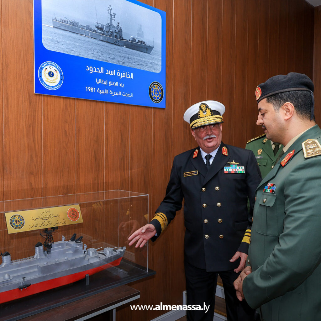 Extra 1.jpg12 1 رئيس الأركان العامة للقوات المسلحة يزور قاعدة بنغازي البحرية لتفقد مرافق القاعدة والاطلاع على سير عملها