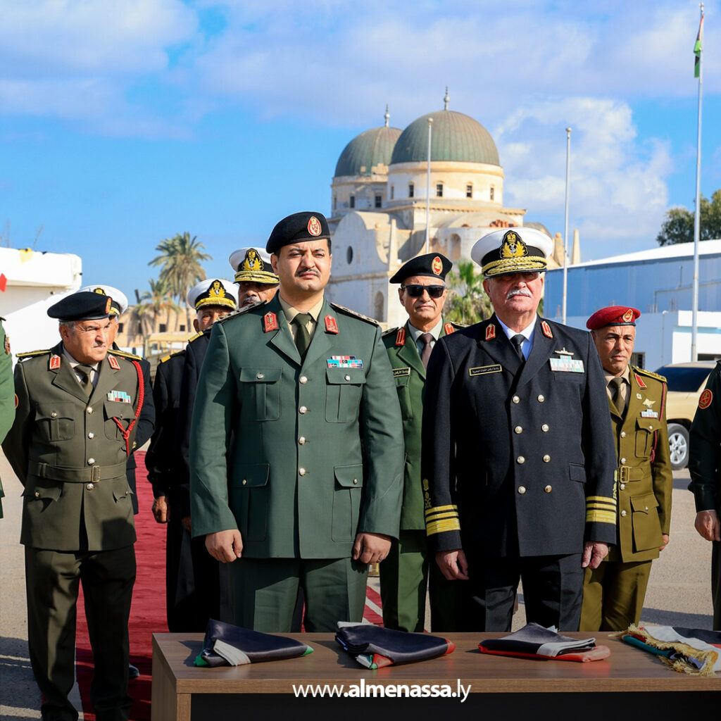 Extra 1.jpg14 1 رئيس الأركان العامة للقوات المسلحة يزور قاعدة بنغازي البحرية لتفقد مرافق القاعدة والاطلاع على سير عملها
