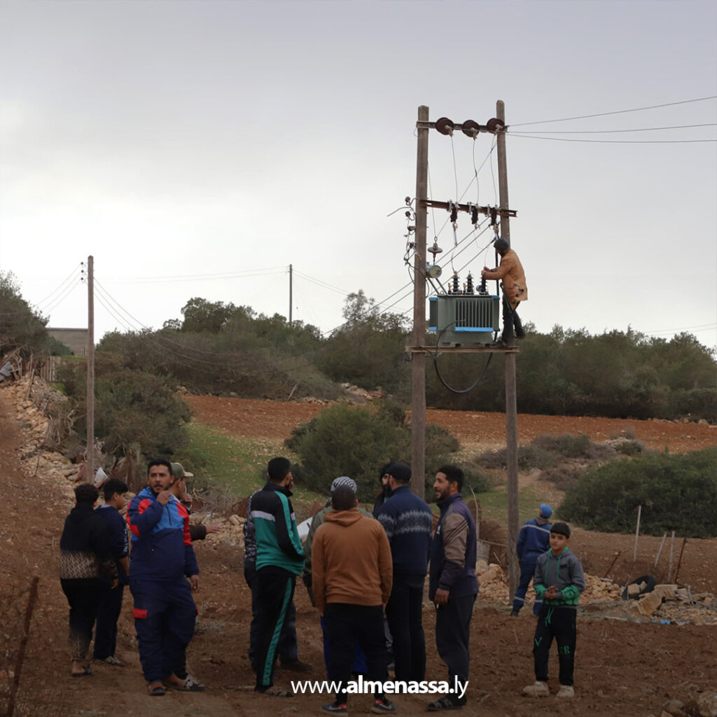Extra 37 وزير الكهرباء يعالج مشكلة الشبكة في سَتلونة خلال زيارة ميدانية بالجبل الأخضر