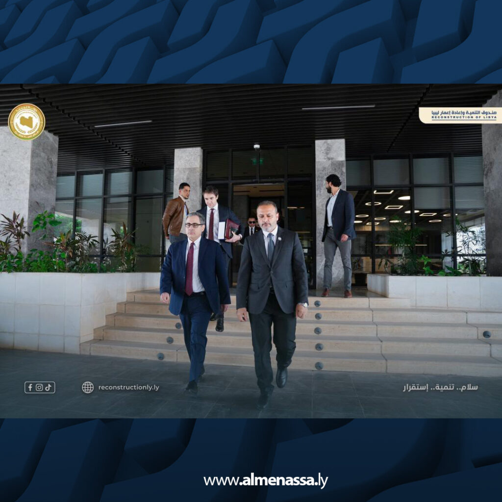 extra Recovered 19.jpg2 19 السفير الأمريكي يزور جامعة بنغازي ويطلع على مشاريع تطوير البنية التحتية التعليمية