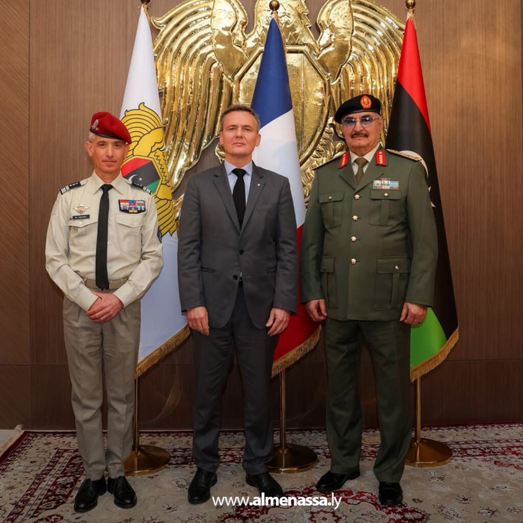 Extra 1.jpg1111111111111 1 القائد العام للقوات المسلحة يستقبل السفير الفرنسي لبحث تعزيز التعاون الثنائي