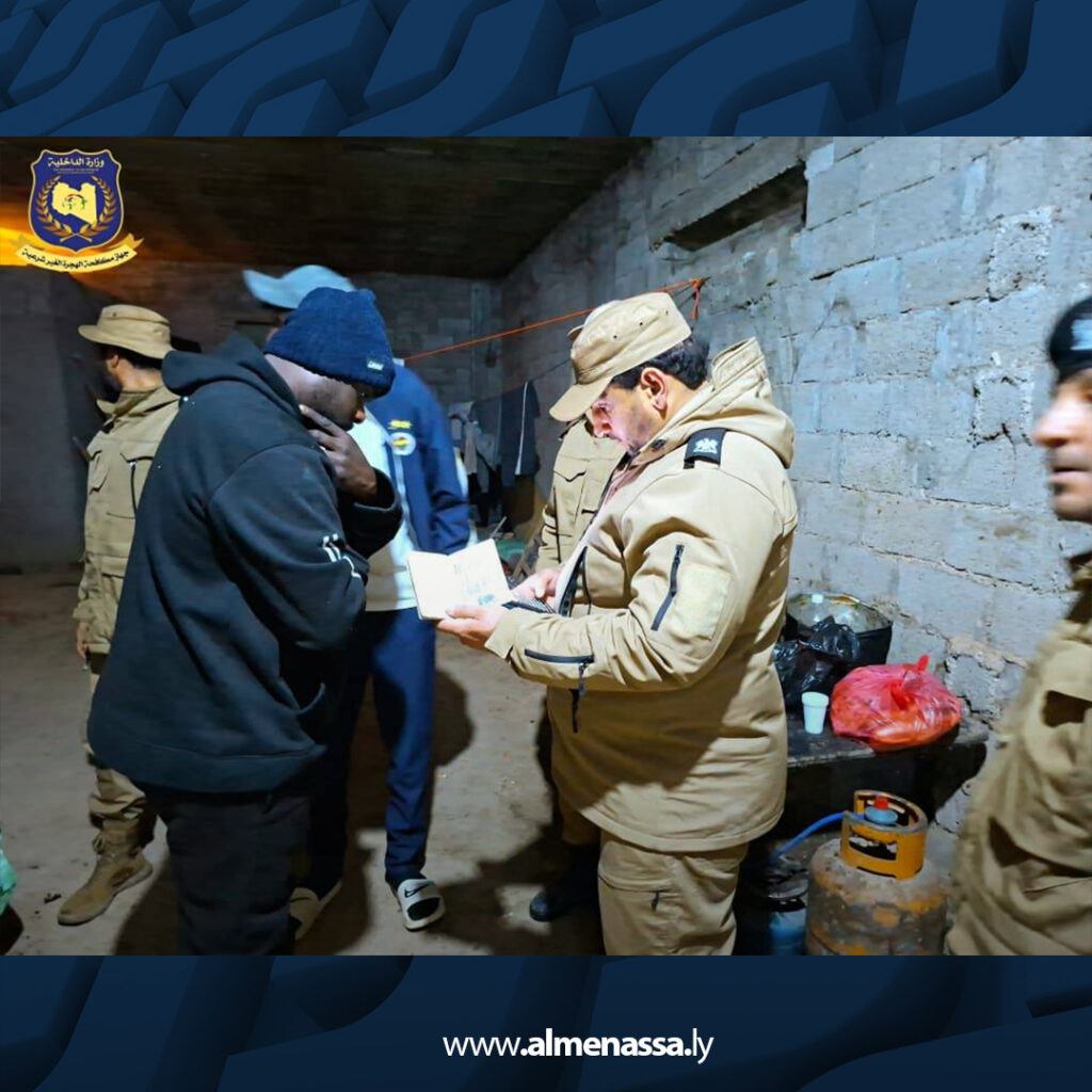 Extra 13.jpg3 13 جهاز مكافحة الهجرة البيضاء يضبط مخالفين ضمن دوريات مستمرة