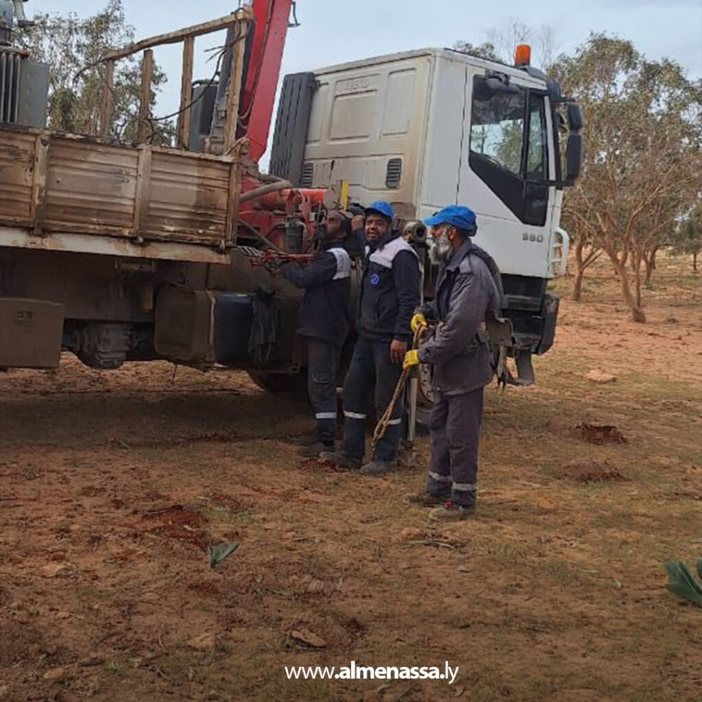 Extra 167 إصلاح عاجل للشبكة الكهربائية في الجبل الأخضر بعد العاصفة الأخيرة