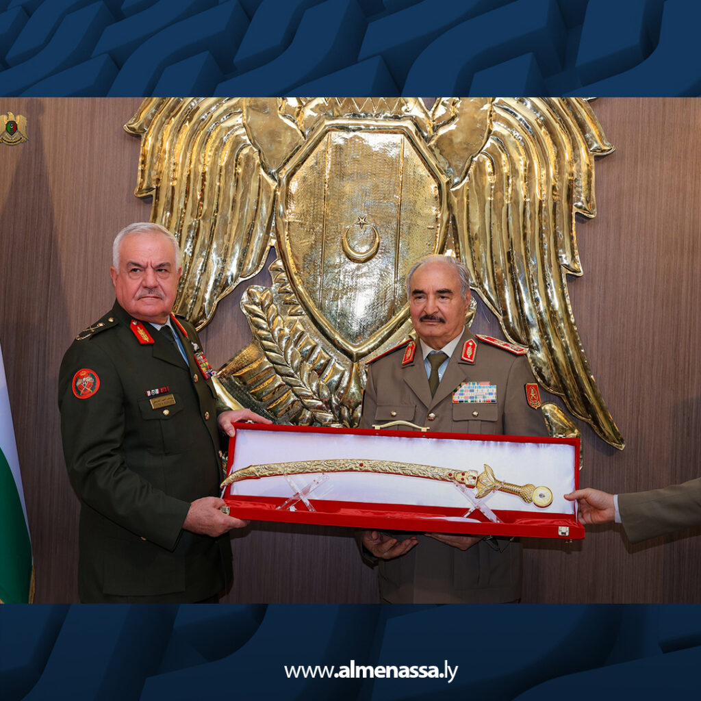 Extra 17.jpg10 17 القائد العام يستقبل وفدا رفيع المستوى من المملكة الأردنية الهاشمية