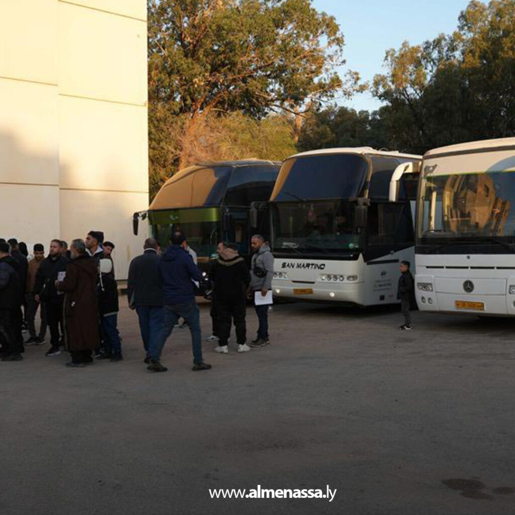 Extra 23.jpg111 23 ترحيل مجموعة من اللاجئين السوريين عبر مطار معيتيقة