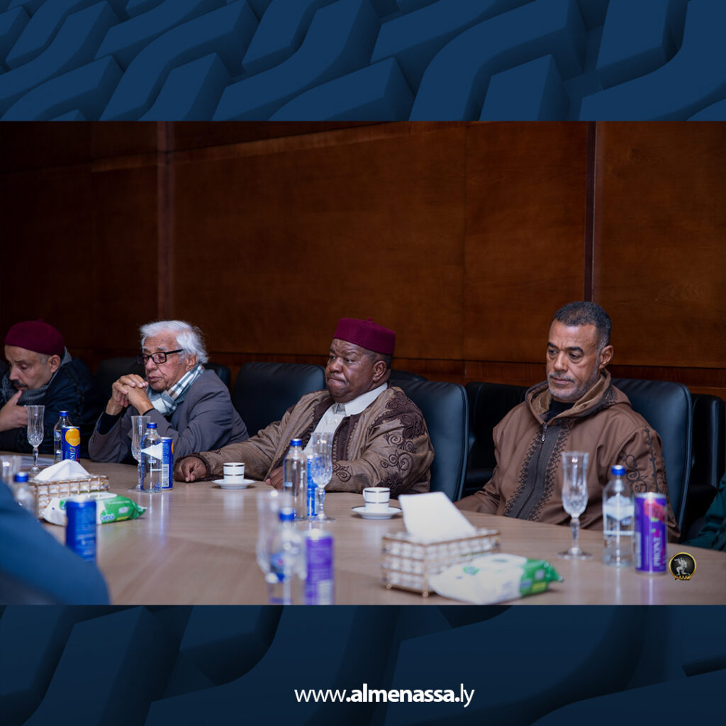 Extra 28.jpg4 28 رئيس الأركان العامة يستقبل وفد مشايخ وأعيان الكفرة ويؤكد أولوية حماية المواطن وتأمين الجنوب