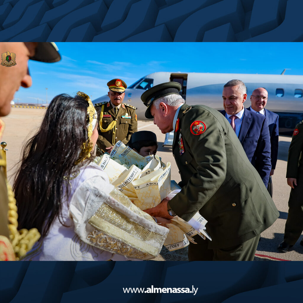 Extra 3.jpg18 3 القائد العام يستقبل وفدا رفيع المستوى من المملكة الأردنية الهاشمية