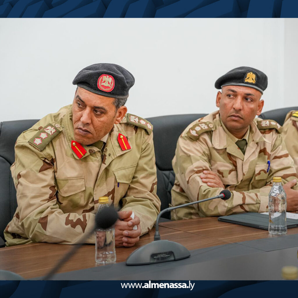 Extra 32.jpg8 32 معاون رئيس أركان القوات البرية يتفقد المنطقة العسكرية الوسطى ويطلع على جاهزية الوحدات وغرفة العمليات الأمنية