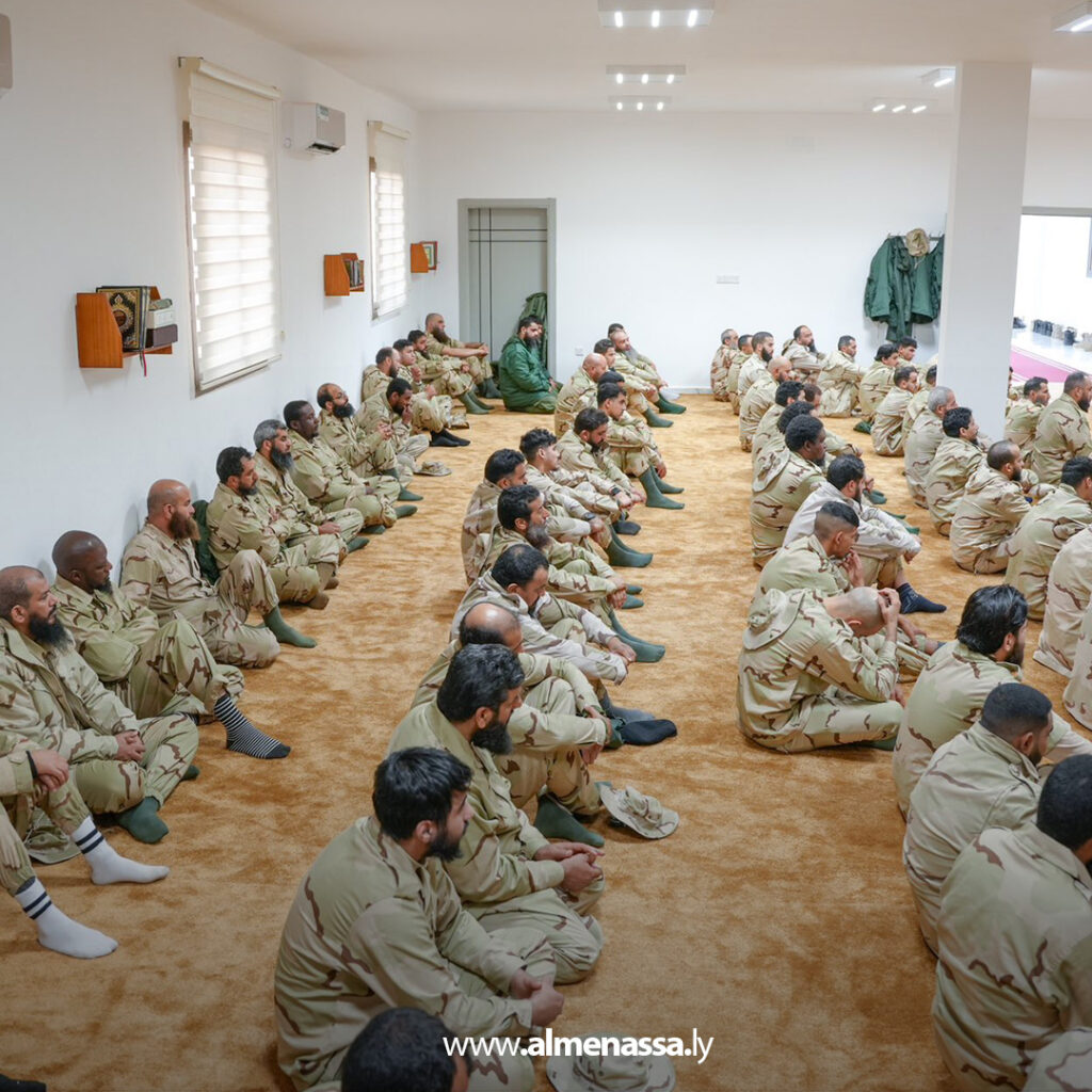 Extra 33.jpg11 33 كتيبة 210 مشاة تُقيم محاضرات توجيهية لتعزيز الانضباط والوعي العسكري