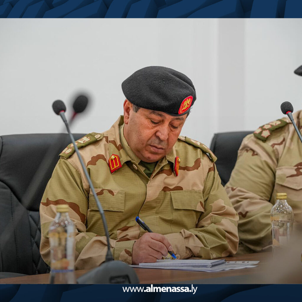 Extra 36.jpg7 36 معاون رئيس أركان القوات البرية يتفقد المنطقة العسكرية الوسطى ويطلع على جاهزية الوحدات وغرفة العمليات الأمنية