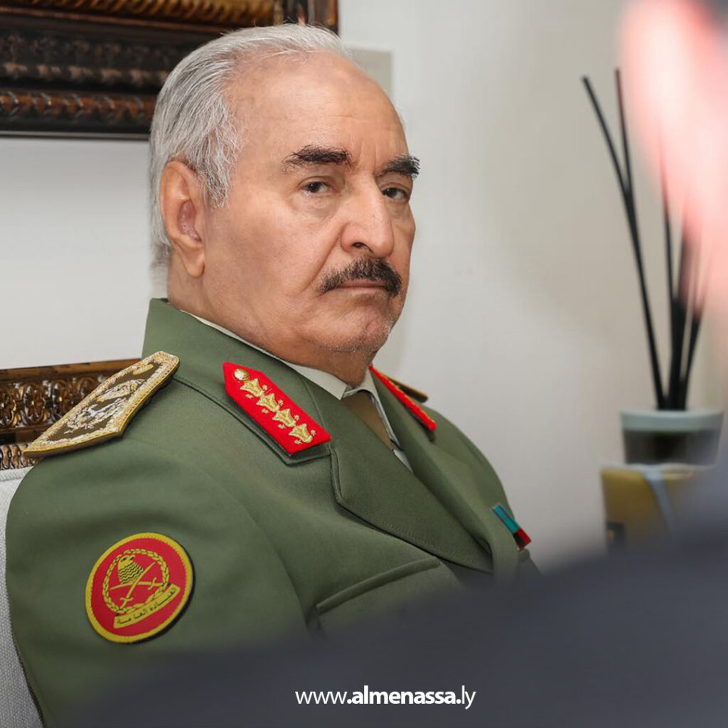 Extra 39.jpg1 39 القائد العام يبحث المستجدات العسكرية وخطط رفع الجاهزية مع رؤساء الأركان