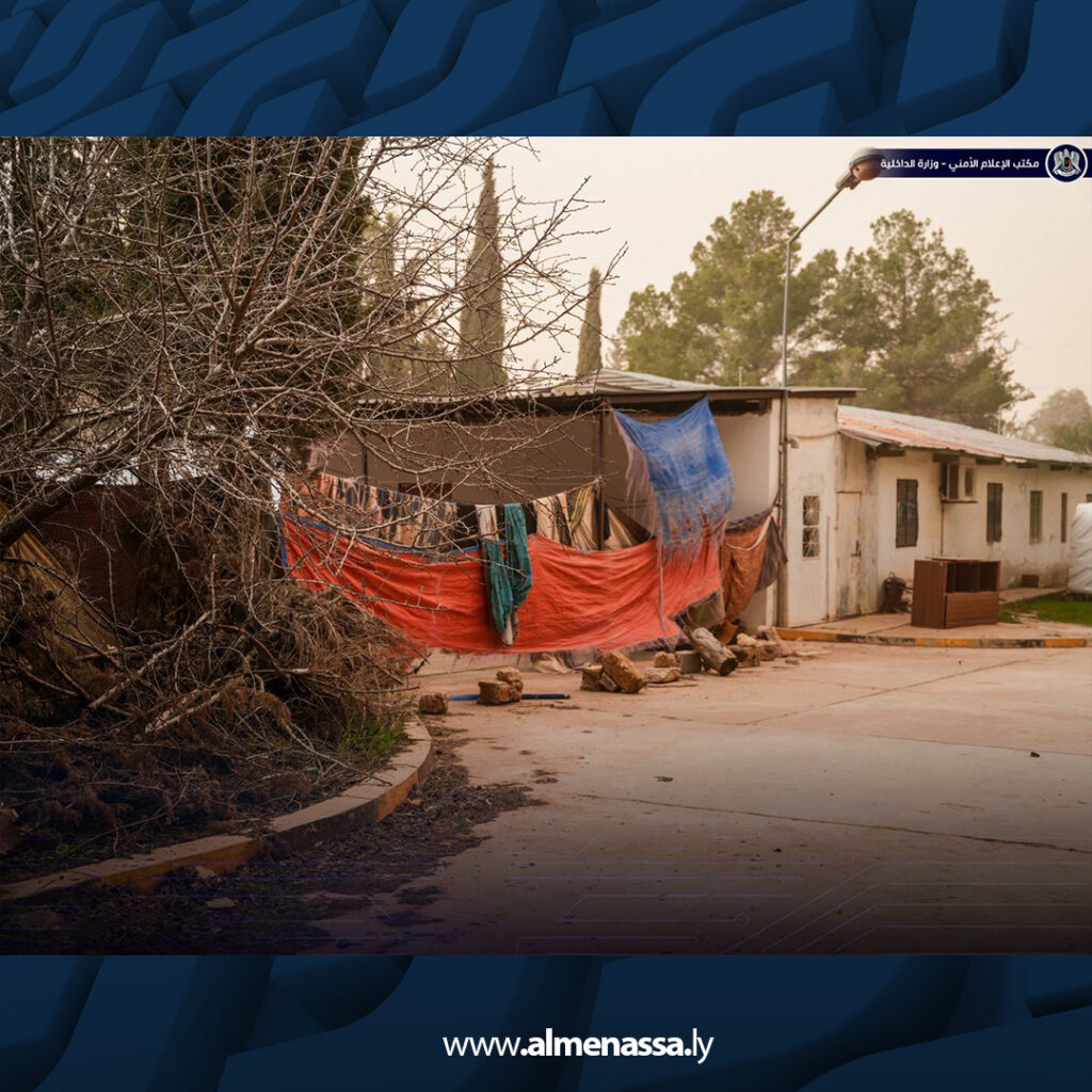 Extra 4.jpg17 4 اللجنة العليا للطوارئ تزور شحات لإجلاء المتضررين من العاصفة ومعالجة الأوضاع الإنسانية