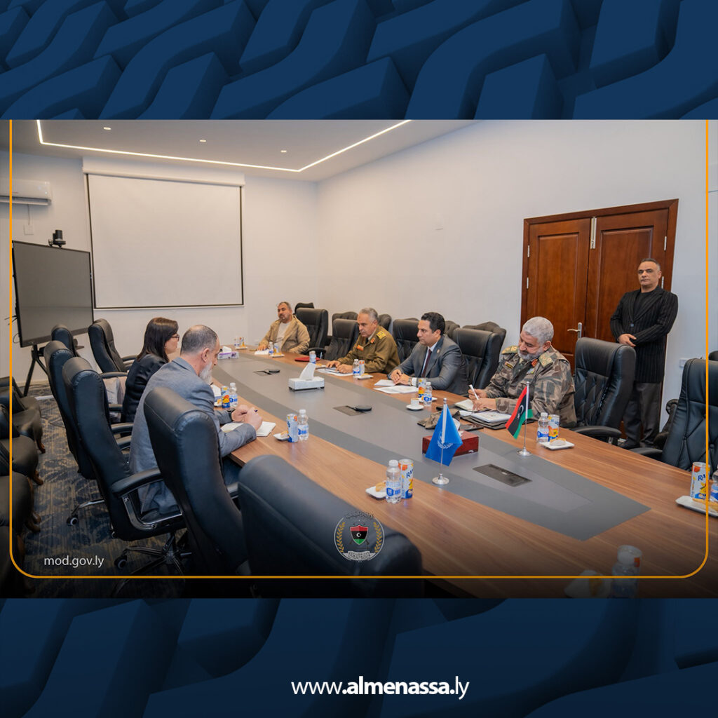 Extra 47.jpg2 47 وزارة الدفاع تبحث مع الأمم المتحدة سبل التعاون في إزالة مخلفات الحروب وتنظيم الأسلحة