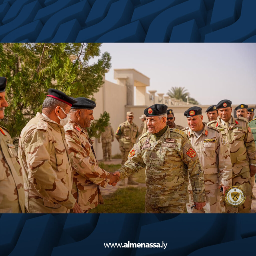 Extra 5.jpg18 5 معاون رئيس أركان القوات البرية يتفقد المنطقة العسكرية الوسطى ويطلع على جاهزية الوحدات وغرفة العمليات الأمنية