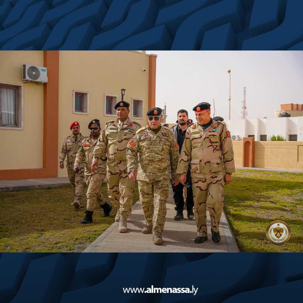 Extra 6.jpg16 6 معاون رئيس أركان القوات البرية يتفقد المنطقة العسكرية الوسطى ويطلع على جاهزية الوحدات وغرفة العمليات الأمنية