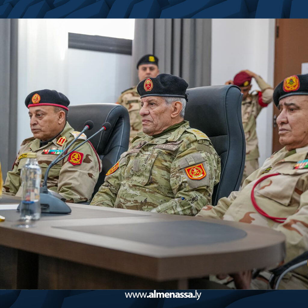 Extra 7.jpg14 7 معاون رئيس أركان القوات البرية يتفقد المنطقة العسكرية الوسطى ويطلع على جاهزية الوحدات وغرفة العمليات الأمنية