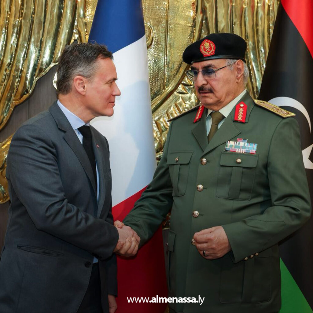 Extra 81.jpg11 81 القائد العام للقوات المسلحة يستقبل السفير الفرنسي لبحث تعزيز التعاون الثنائي
