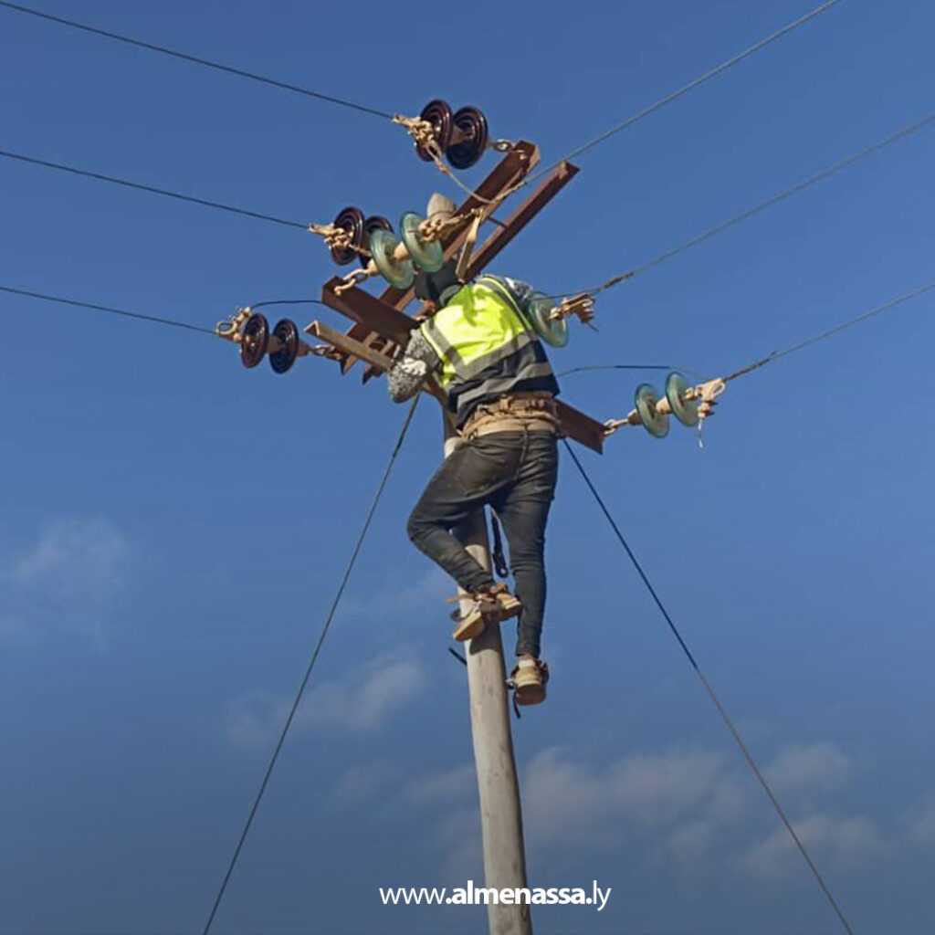 Extra 94.jpg1 94 عودة التيار الكهربائي لمنطقة قصر الشريف بعد إصلاحات كبيرة بدعم الصندوق وإشراف الوزارة