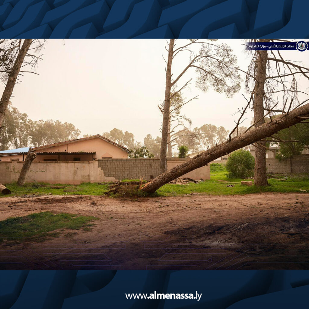 Extra 94.jpg2 94 اللجنة العليا للطوارئ تزور شحات لإجلاء المتضررين من العاصفة ومعالجة الأوضاع الإنسانية