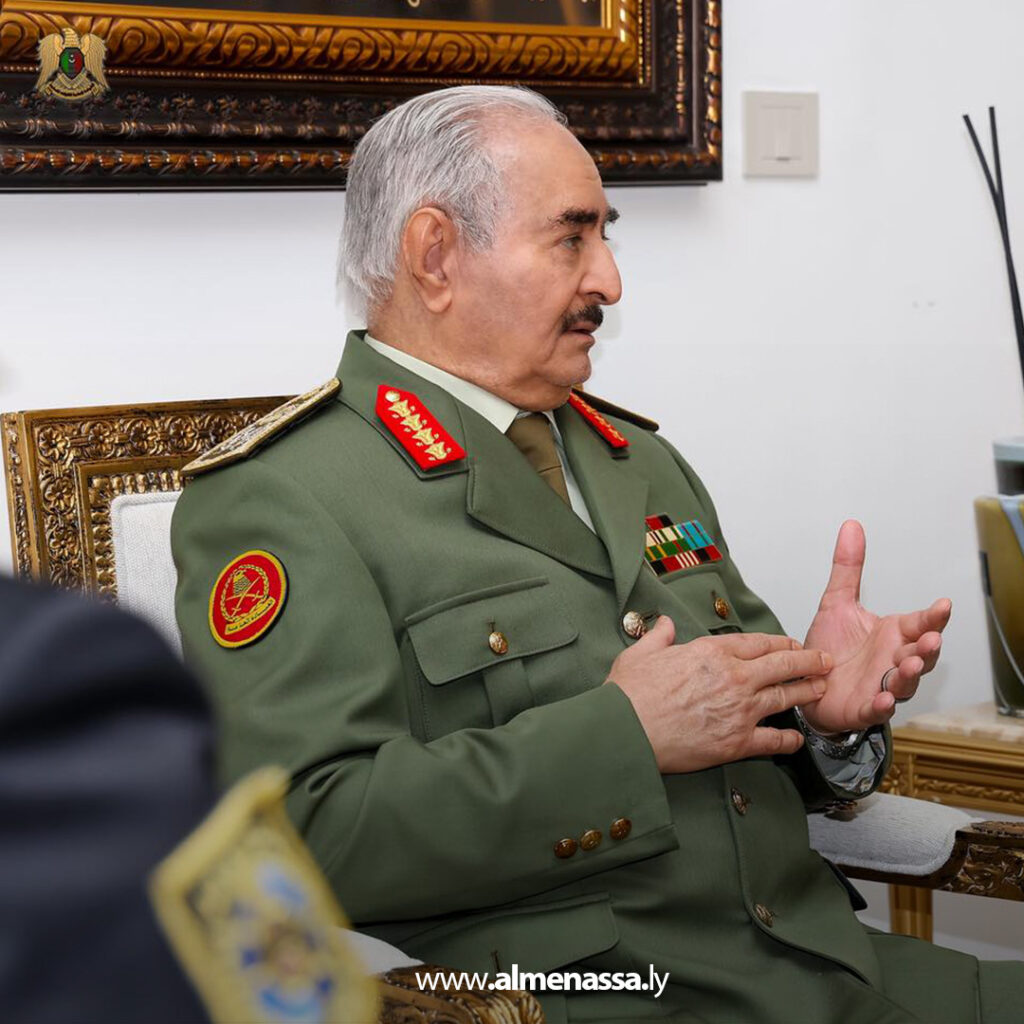 Extra.jpg1111111111 القائد العام يبحث المستجدات العسكرية وخطط رفع الجاهزية مع رؤساء الأركان